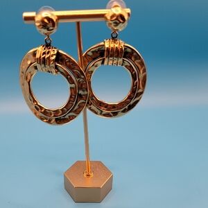 Elegant Gold Hoop Earrings